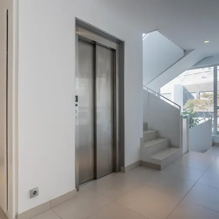 Nyaraló 2Bed Apartment With Sea View