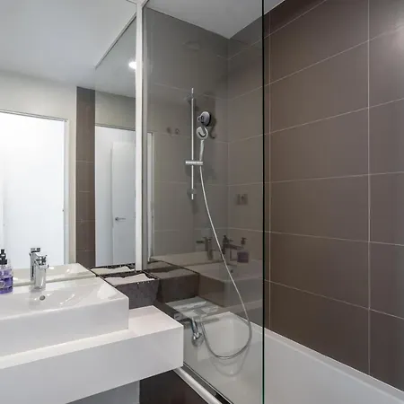 2Bed Apartment With Sea View Nyaraló *